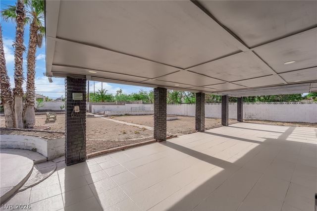 2845 Rosanna Street, Las Vegas, NV 89117