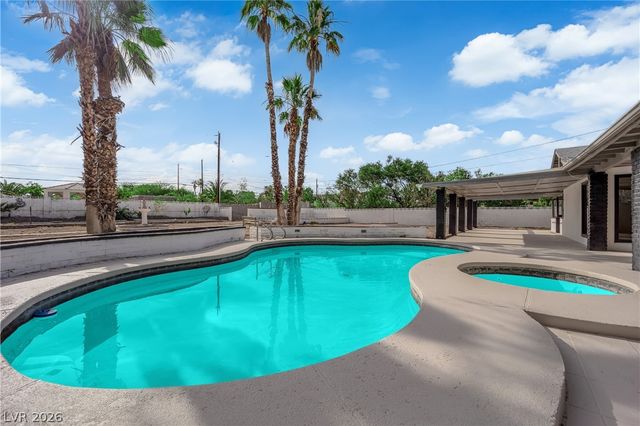 2845 Rosanna Street, Las Vegas, NV 89117