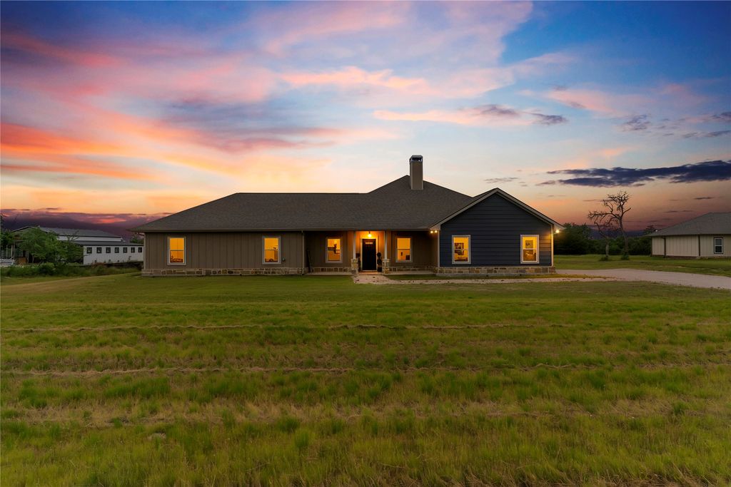 139 Kriston Lane, Springtown, TX 76082