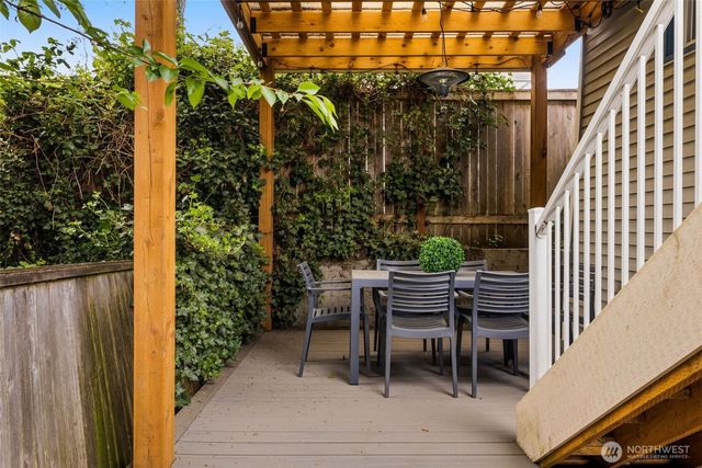 6241 6th Avenue NW, Seattle, WA 98107