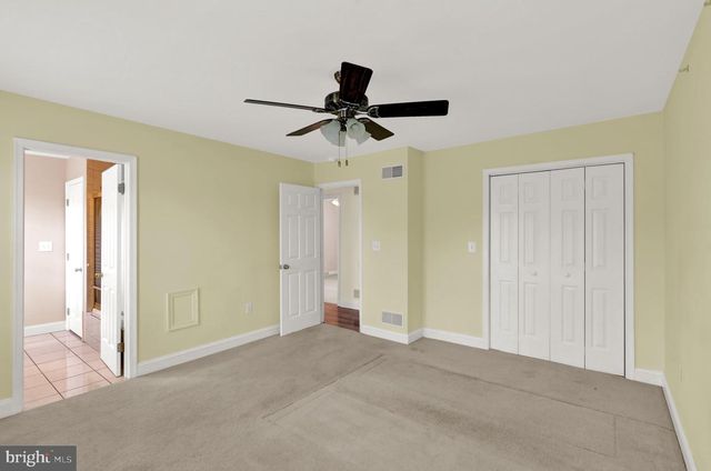 19 FOXCHASE LN, Lebanon, PA 17042