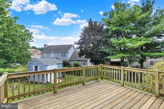 19 FOXCHASE LN, Lebanon, PA 17042