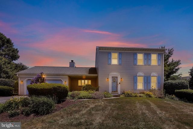 19 FOXCHASE LN, Lebanon, PA 17042