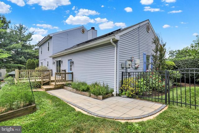 19 FOXCHASE LN, Lebanon, PA 17042