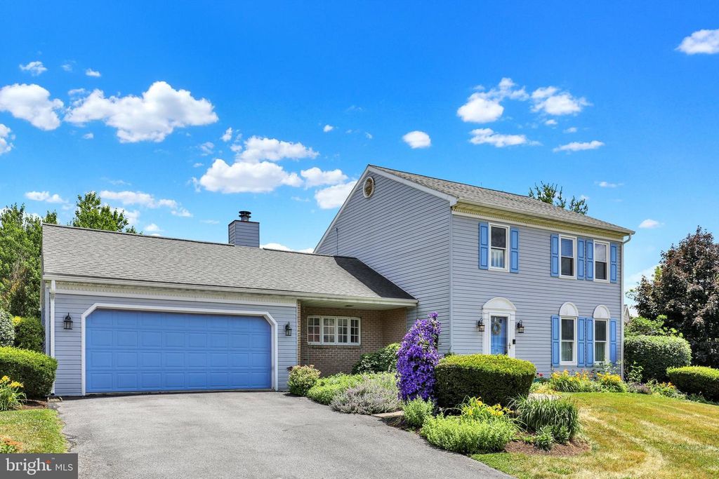 19 FOXCHASE LN, Lebanon, PA 17042
