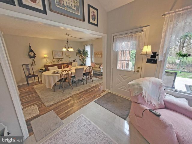 267 STONEGATE CIR S, Chambersburg, PA 17201