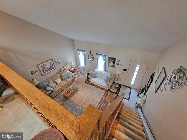 267 STONEGATE CIR S, Chambersburg, PA 17201