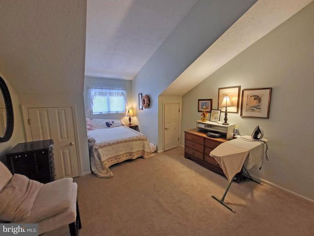 267 STONEGATE CIR S, Chambersburg, PA 17201