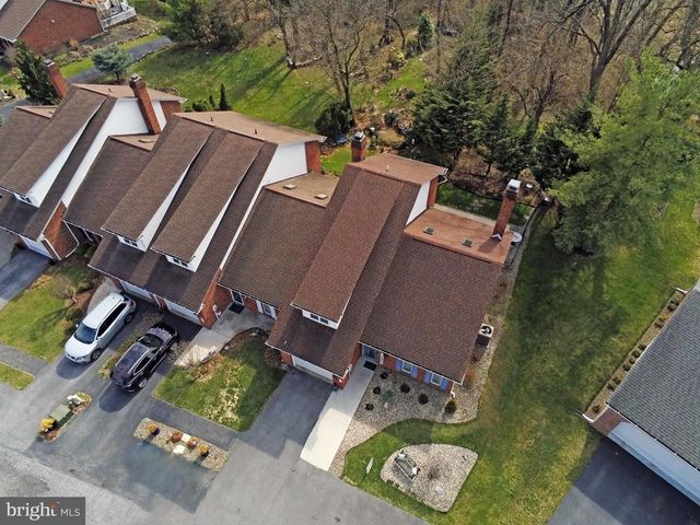 267 STONEGATE CIR S, Chambersburg, PA 17201