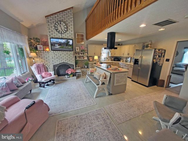 267 STONEGATE CIR S, Chambersburg, PA 17201