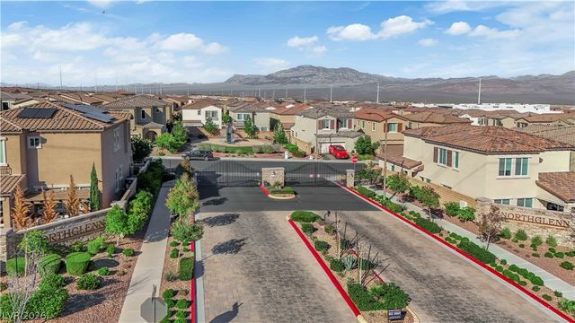 10774 Blackrock Canyon Avenue, Las Vegas, NV 89166