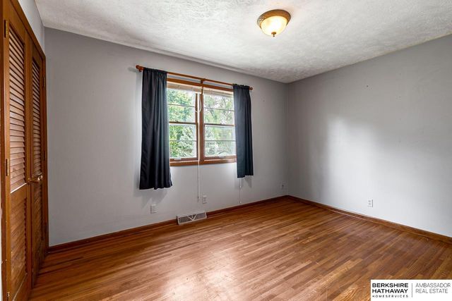 12736 Weir Street, Omaha, NE 68137