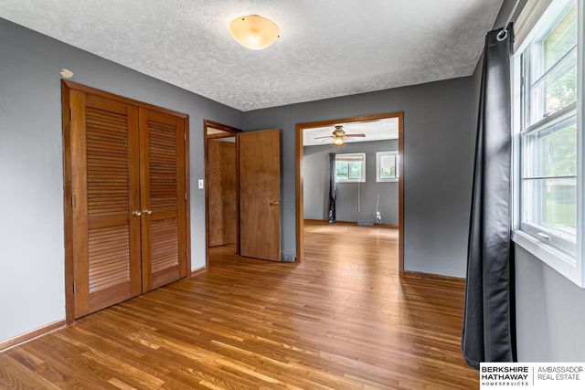 12736 Weir Street, Omaha, NE 68137