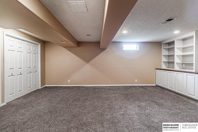 12736 Weir Street, Omaha, NE 68137