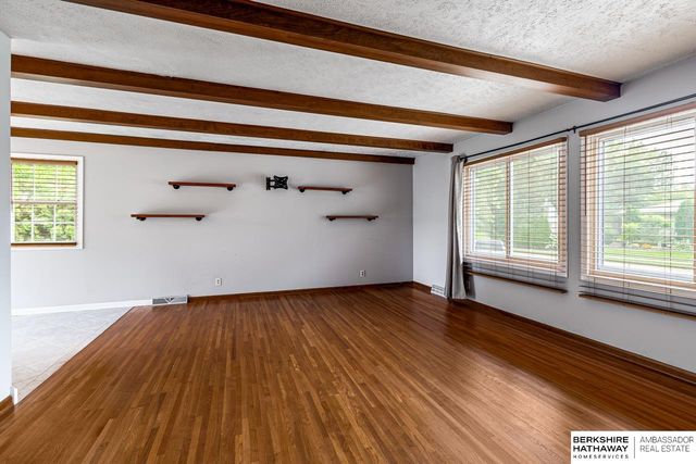 12736 Weir Street, Omaha, NE 68137