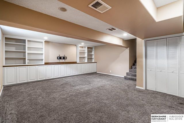 12736 Weir Street, Omaha, NE 68137