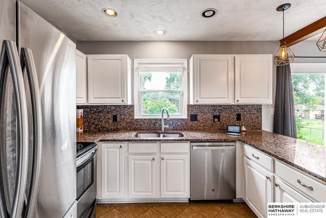12736 Weir Street, Omaha, NE 68137