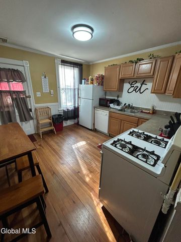 418 7th Avenue, Troy, NY 12182