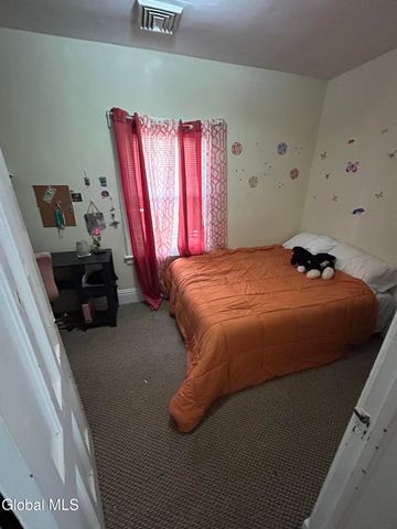 418 7th Avenue, Troy, NY 12182