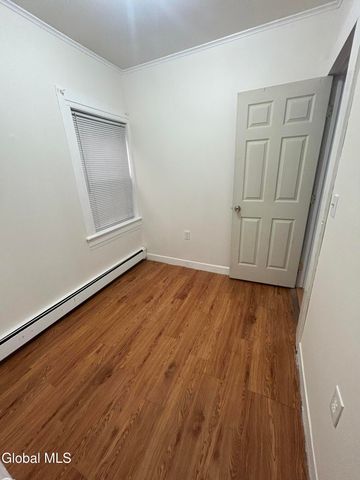 418 7th Avenue, Troy, NY 12182