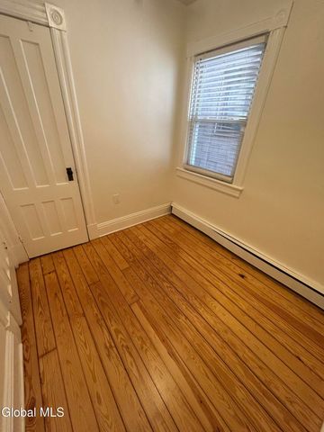 418 7th Avenue, Troy, NY 12182