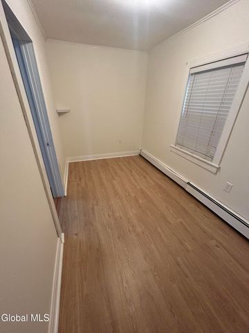 418 7th Avenue, Troy, NY 12182