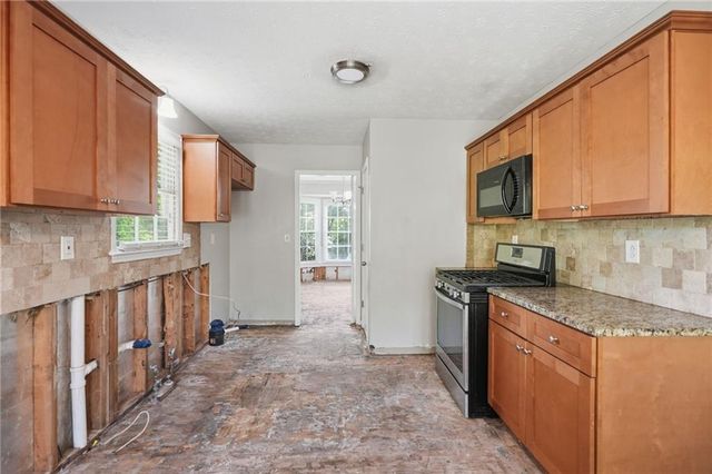 1948 Winding Creek Lane SW, Marietta, GA 30064