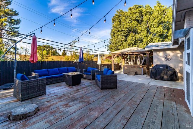 232 Aragon St, Vallejo, CA 94591