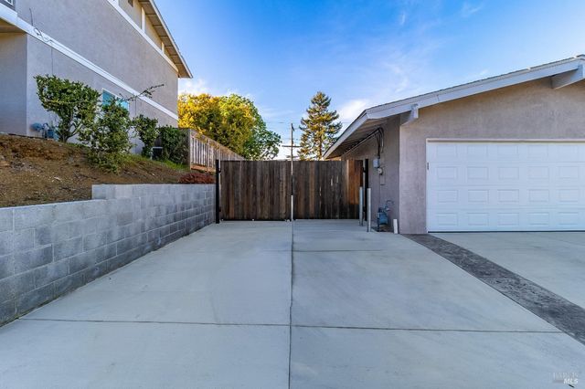 232 Aragon St, Vallejo, CA 94591