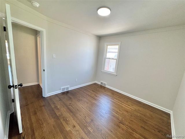 7751 Cortland Avenue, Allen Park, MI 48101