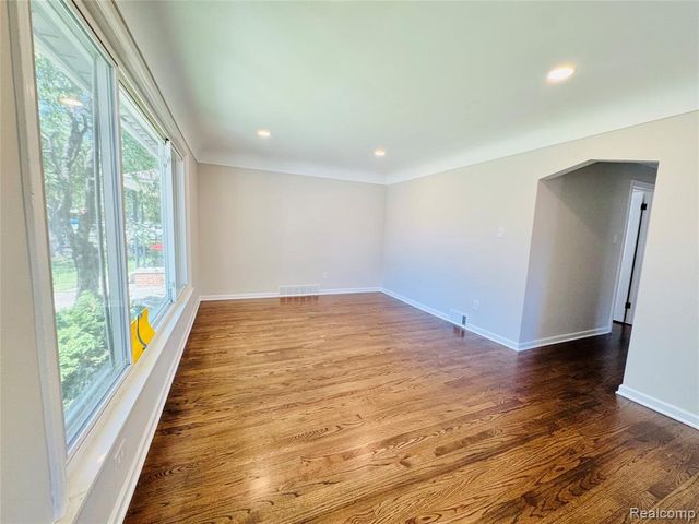 7751 Cortland Avenue, Allen Park, MI 48101