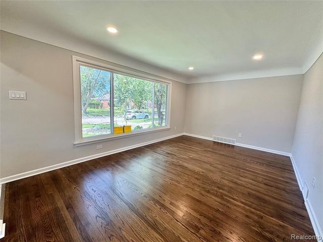 7751 Cortland Avenue, Allen Park, MI 48101