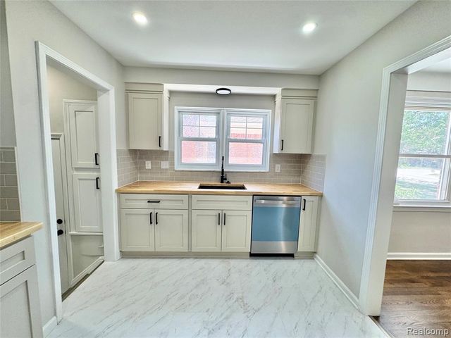 7751 Cortland Avenue, Allen Park, MI 48101