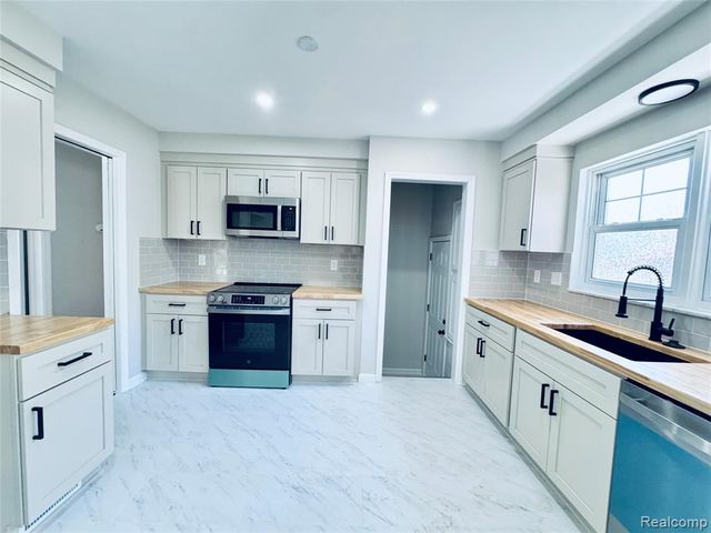 7751 Cortland Avenue, Allen Park, MI 48101