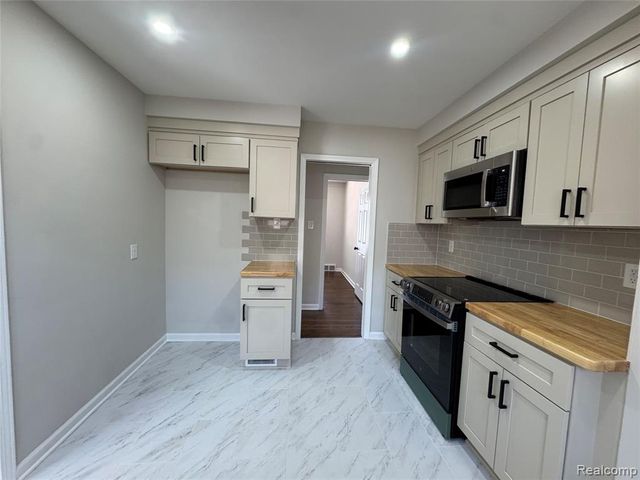 7751 Cortland Avenue, Allen Park, MI 48101