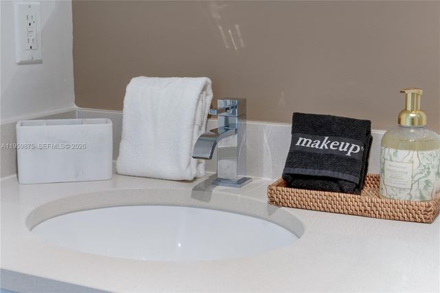 3250 NE 1st Ave 713, Miami, FL 33137