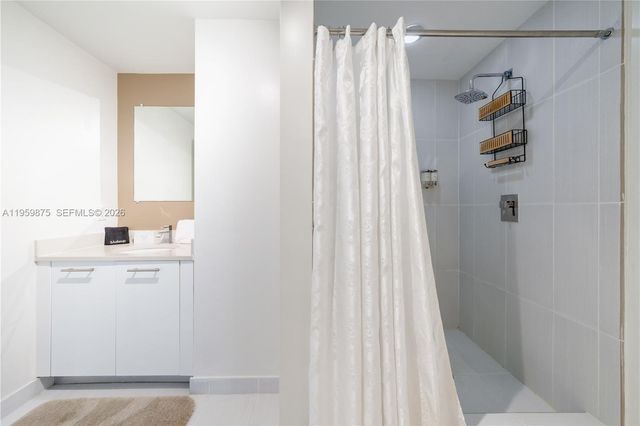 3250 NE 1st Ave 713, Miami, FL 33137