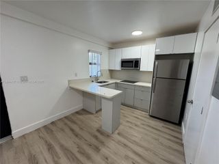 1969 NW 2nd ct 7, Miami, FL 33136