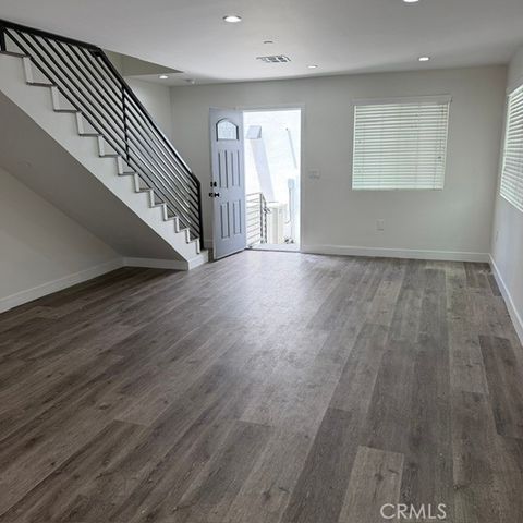 5874 Towne, Los Angeles, CA 90003