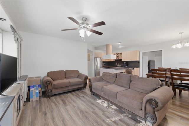 8001 N OLA AVENUE, Tampa, FL 33604