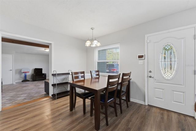 8001 N OLA AVENUE, Tampa, FL 33604