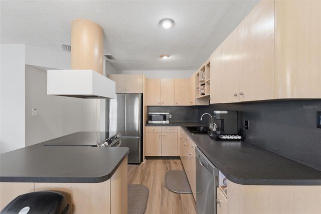 8001 N OLA AVENUE, Tampa, FL 33604