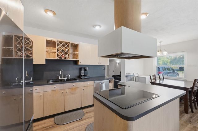 8001 N OLA AVENUE, Tampa, FL 33604