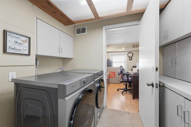 8001 N OLA AVENUE, Tampa, FL 33604