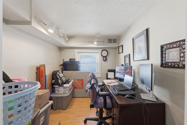 8001 N OLA AVENUE, Tampa, FL 33604