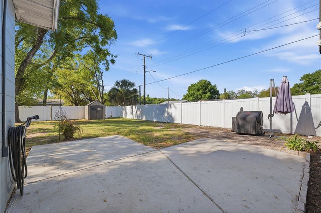 8001 N OLA AVENUE, Tampa, FL 33604