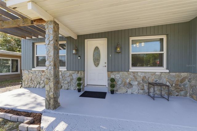 8001 N OLA AVENUE, Tampa, FL 33604