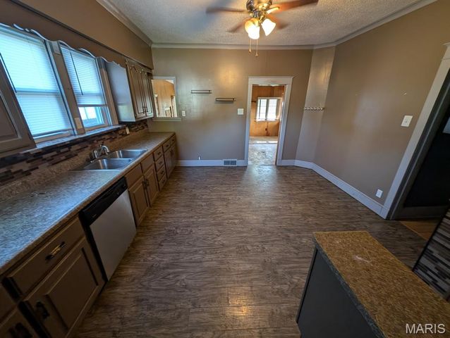 828 W Pearl Street, Staunton, IL 62088