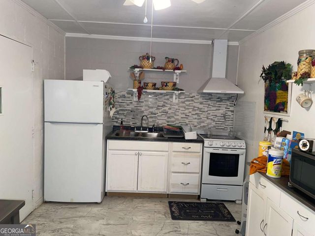 129 E Brumby Street, Reidsville, GA 30453