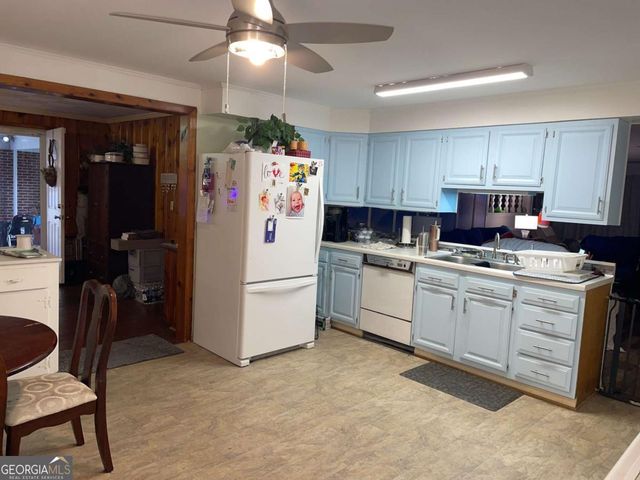 129 E Brumby Street, Reidsville, GA 30453